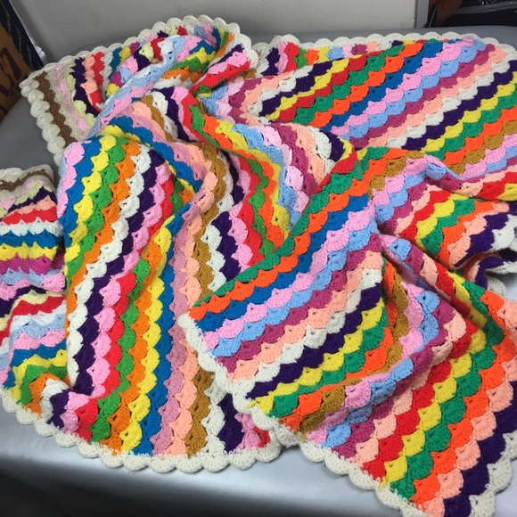 Vintage handmade knitted fan large blanket - Picture 10 of 13